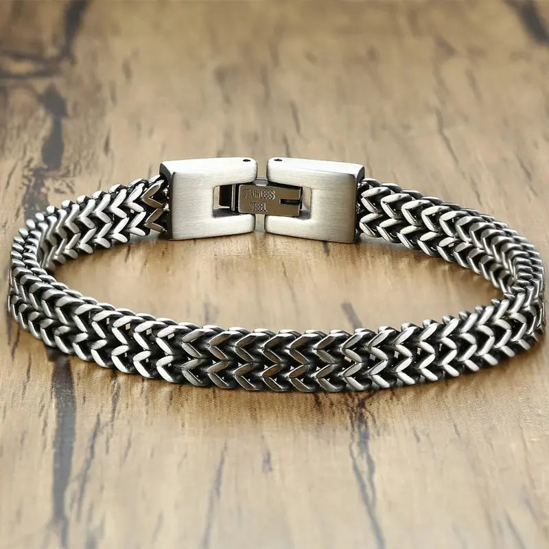 50851166749001|50851166781769|50851166814537