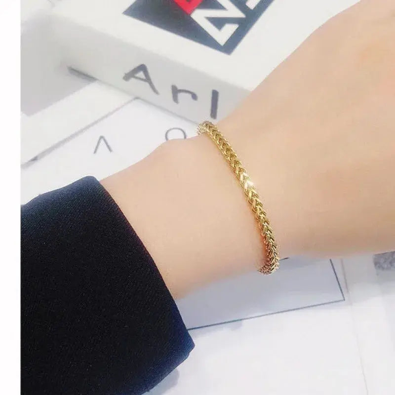 Bracelete de Aço Inoxidável - A Escolha Perfeita para um Estilo Urbano e Moderno Conceitastral