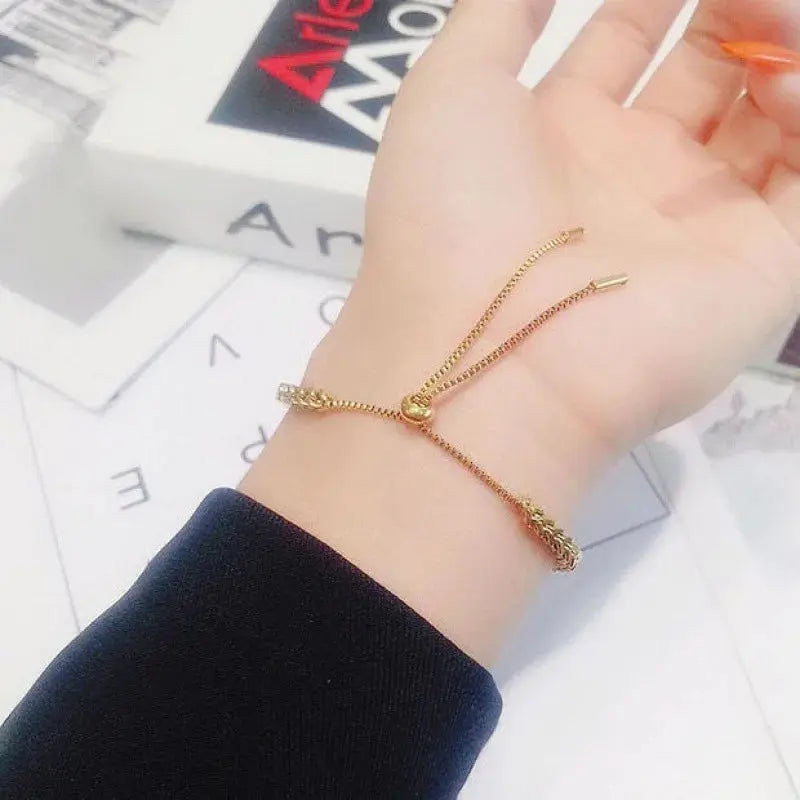 Bracelete de Aço Inoxidável - A Escolha Perfeita para um Estilo Urbano e Moderno Conceitastral