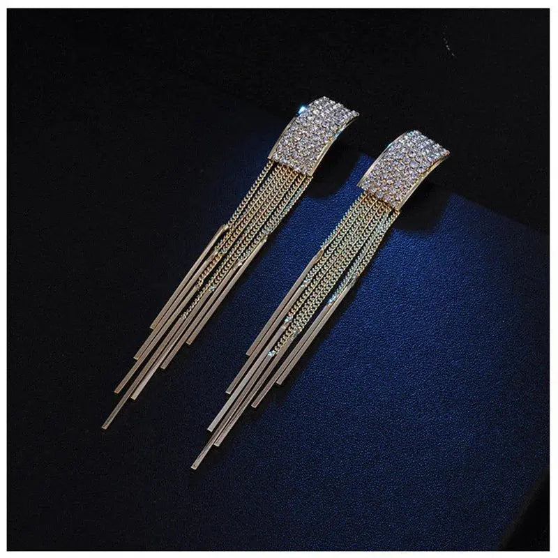 Brincos de Cristal Dourado com Pingente - Elegância e Versatilidade Conceitastral