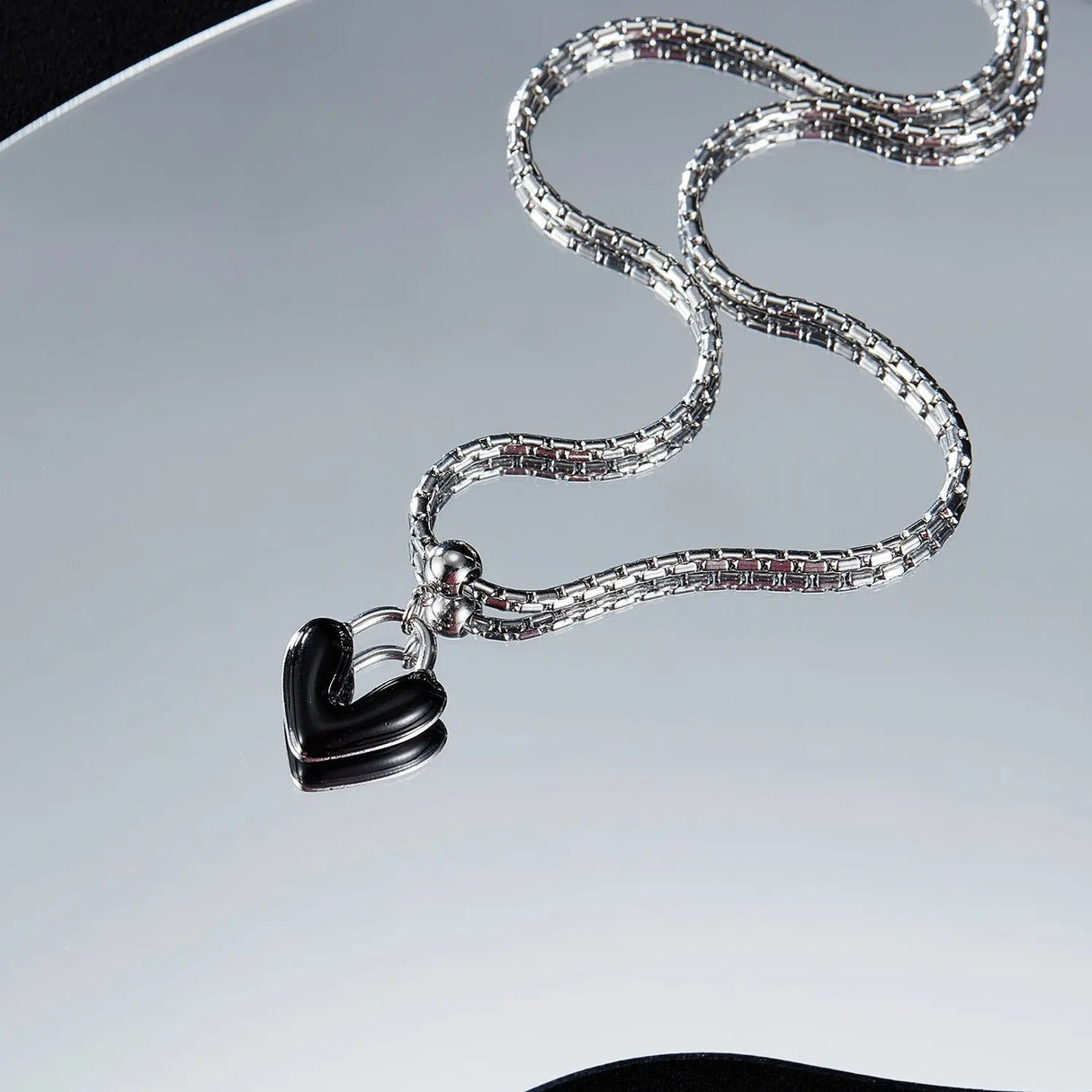 Special-interest Design Drop Oil Love Alloy Necklace For Men Conceitastral