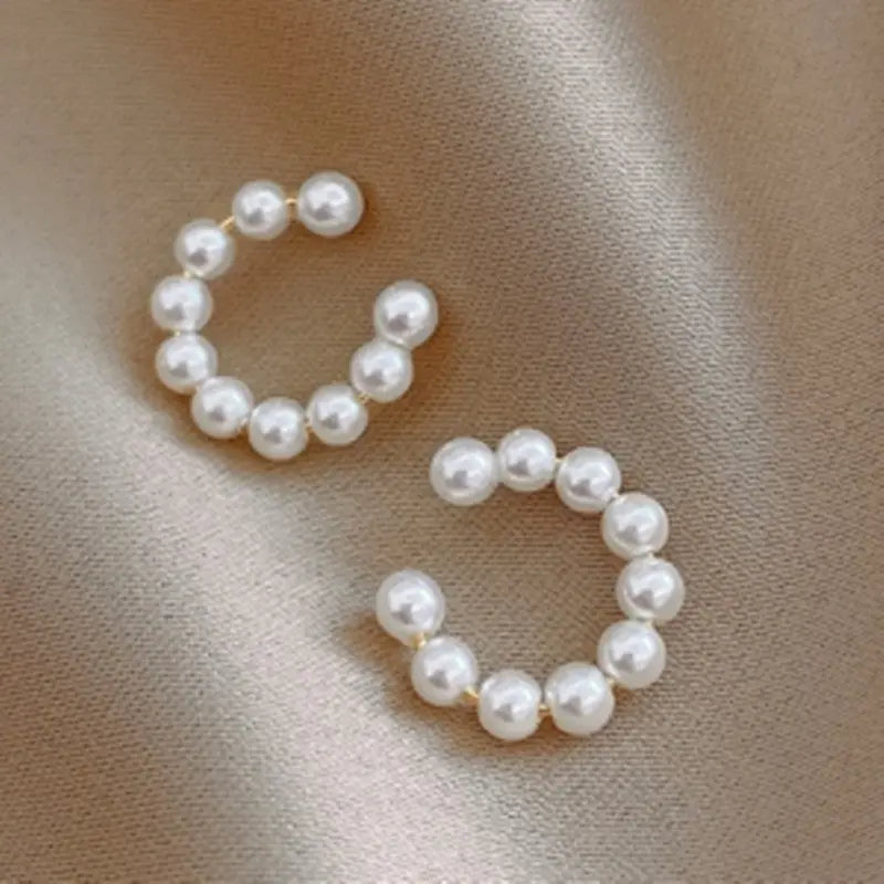 Sweet C-shaped Pearl Temperament Small Earrings Xianfanins Wind Ear Clip Conceitastral