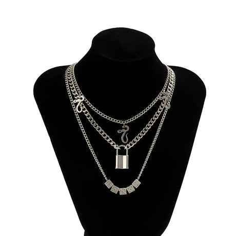 Trendy Snake Necklace Suit Women Conceitastral