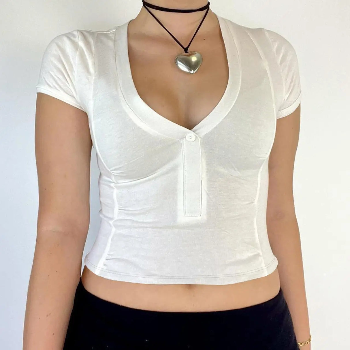 Women's Temperament Pure Color V-neck Short-sleeved Hot Girl Top Conceitastral